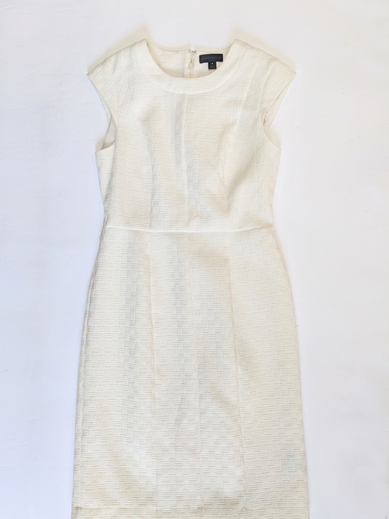 Worthington Dresses & Skirts - Worthington Ivory Textured Cap-Sleeve Sheath Dress